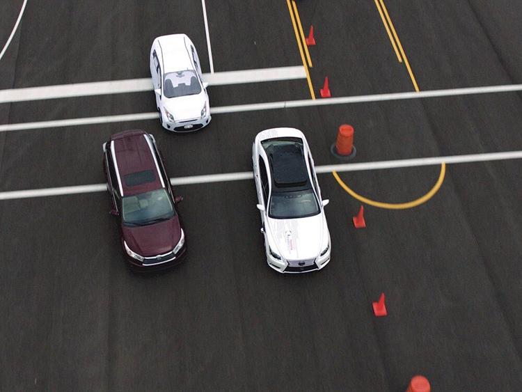Read more about the article Toyota Research Institute leases space at the Marina Airport to test self-driving cars.